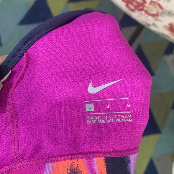 Nike workout top with built in bra, size L - Picture 3 of 5